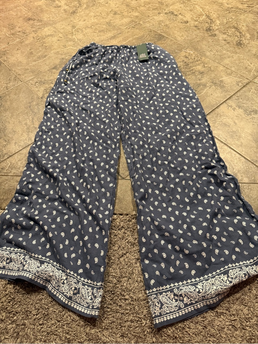 🎂Women’s Navy low rise Blue paisley Printed Wide-Leg pull on Pants